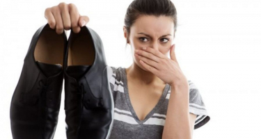 Как избавиться от запаха в обуви